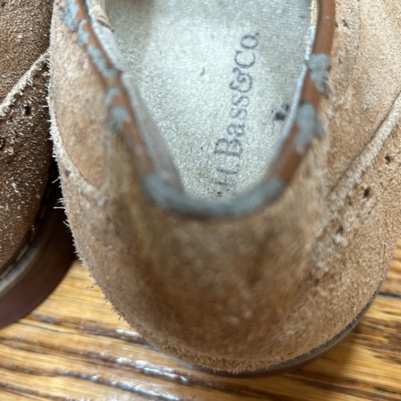 Vintage G.H. Bass Men’s Pembroke suede wingtips. Lace up tan, suede. Size 10 - Picture 4 of 11